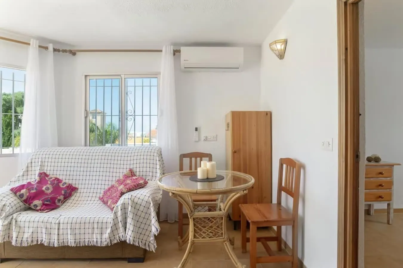קוניל דה לה פרונטרה Apartamento Con Piscina Compartida, Lugar Central דירה