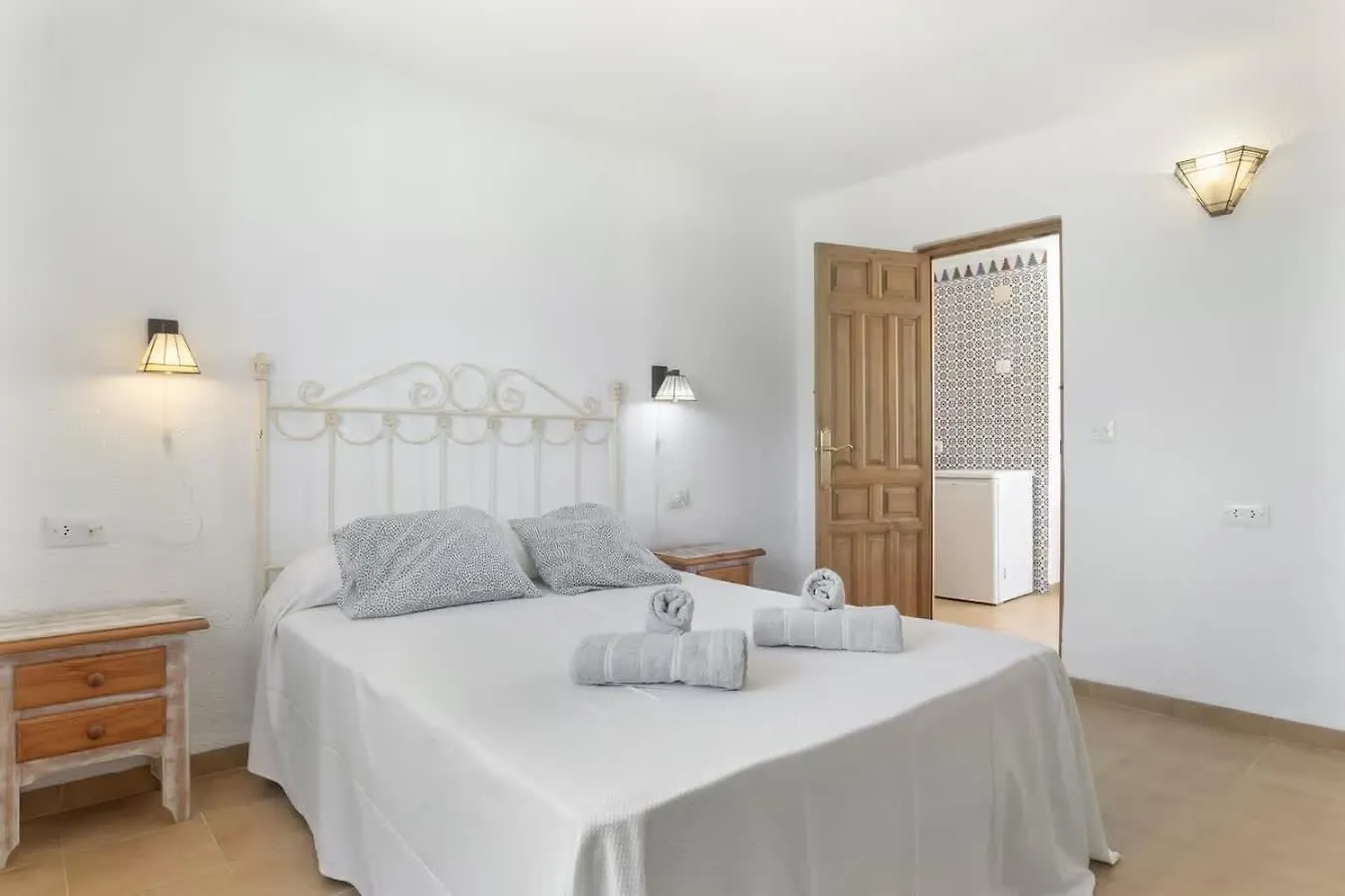 קוניל דה לה פרונטרה Apartamento Con Piscina Compartida, Lugar Central דירה קוניל דה לה פרונטרה