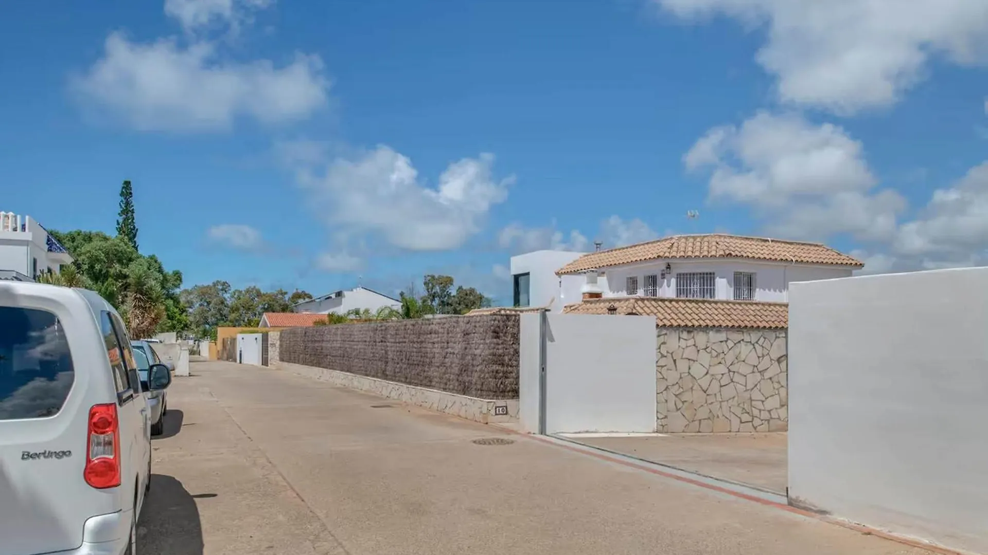 דירה קוניל דה לה פרונטרה Apartamento Con Piscina Compartida, Lugar Central