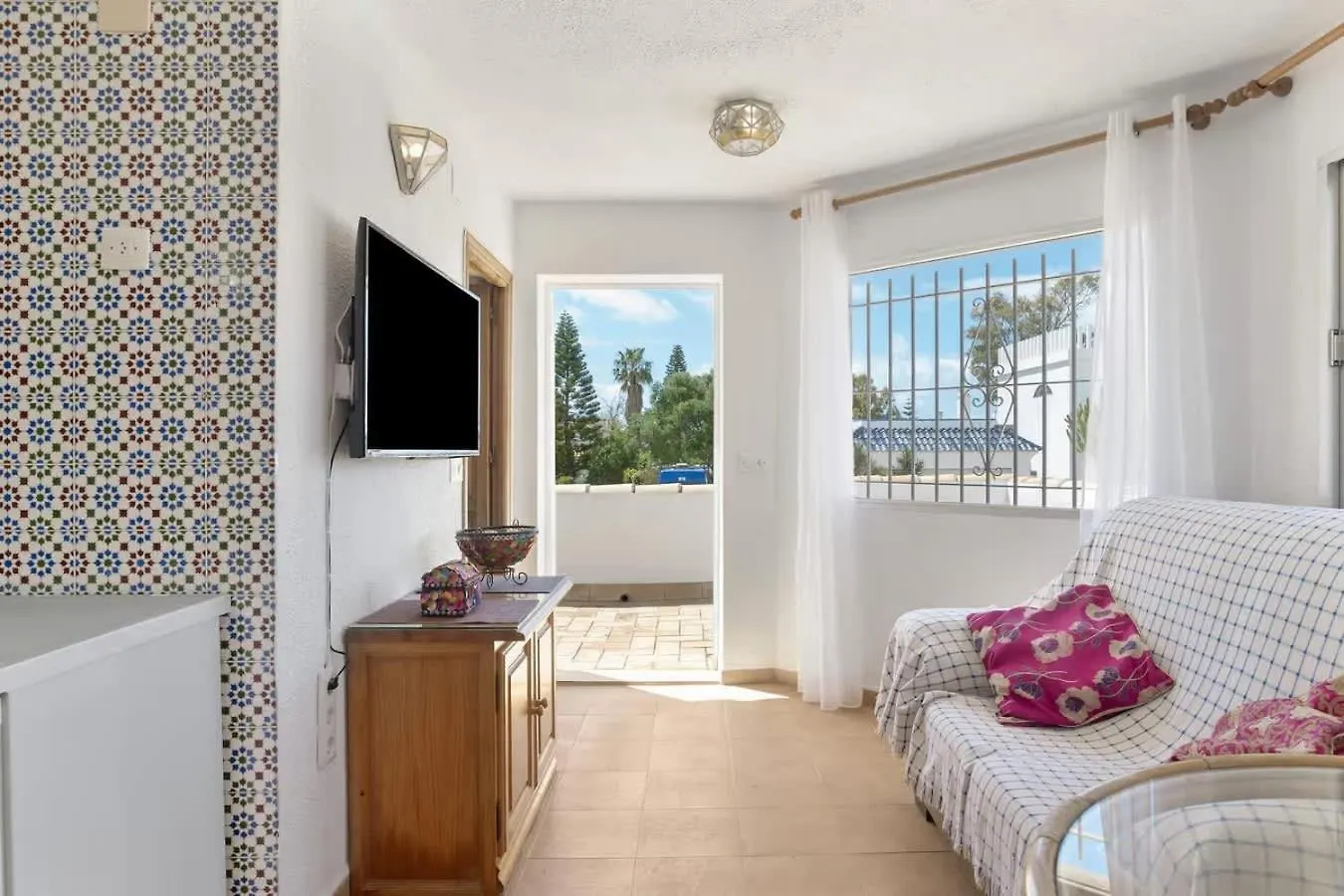 קוניל דה לה פרונטרה Apartamento Con Piscina Compartida, Lugar Central